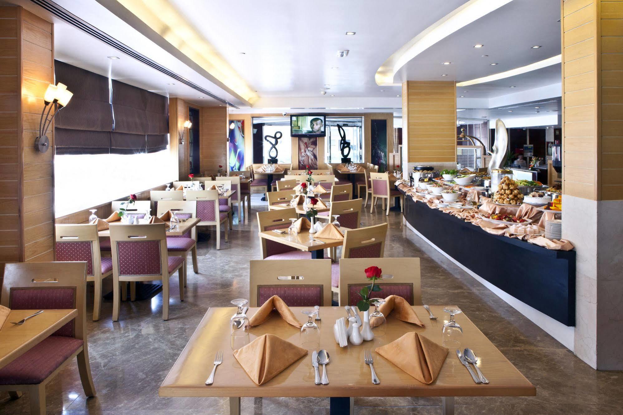 דובאי Landmark Riqqa Hotel מראה חיצוני תמונה