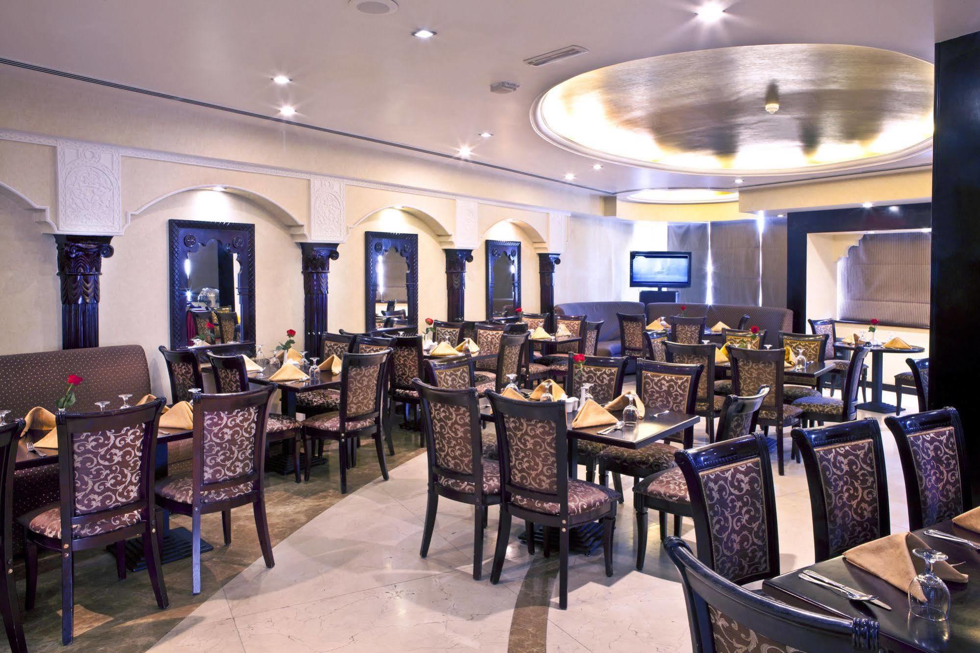 דובאי Landmark Riqqa Hotel מראה חיצוני תמונה